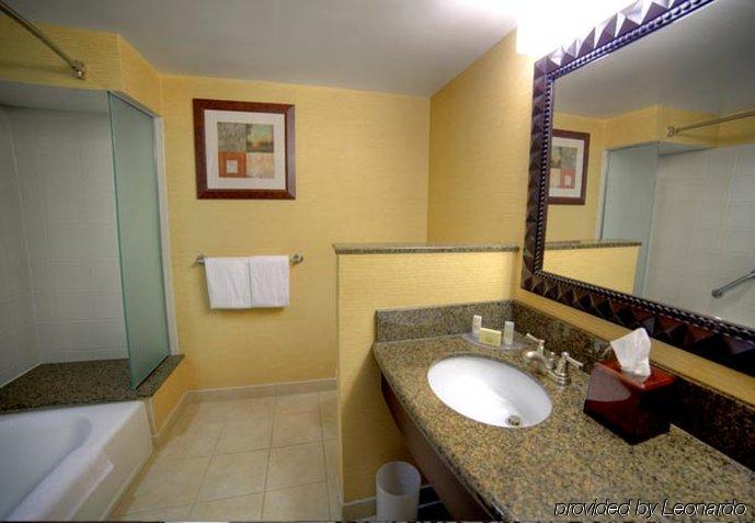 Courtyard Marriott Placid Hotel